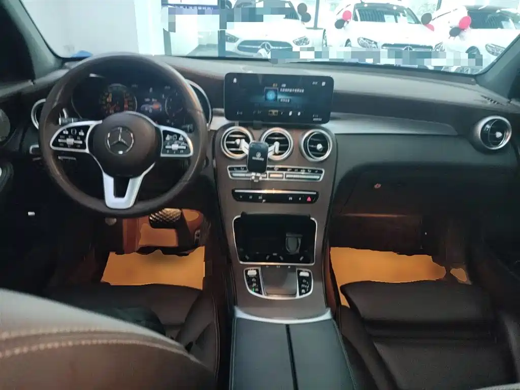 MERCEDES-BENZ GLC