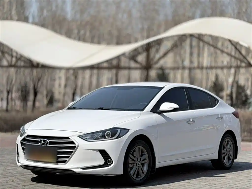 Hyundai Elantra 2016 1.6L Manual Smart·Youth Edition фото 10