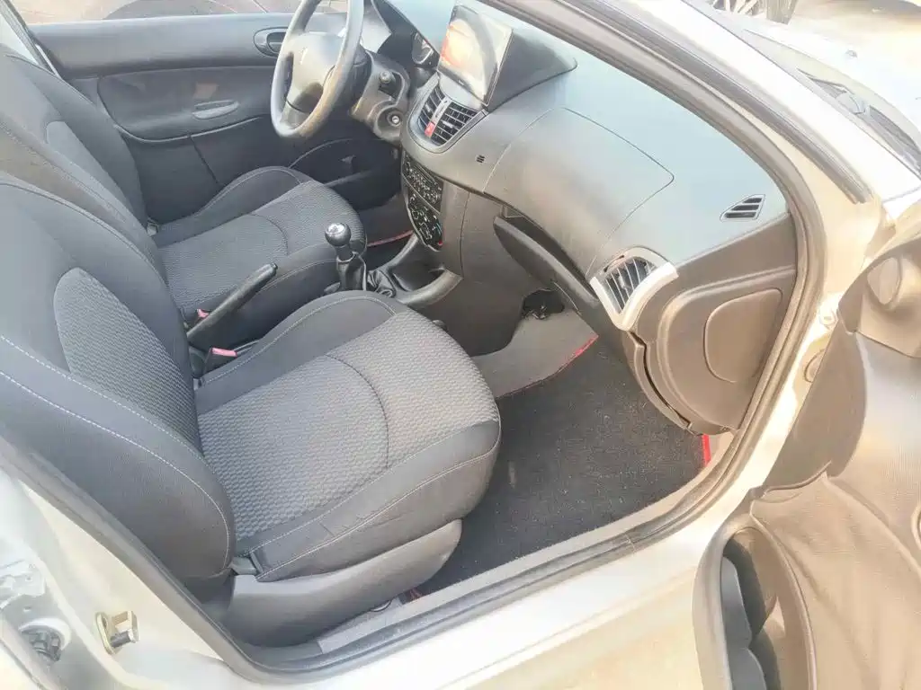 Photo 13 - Peugeot 207