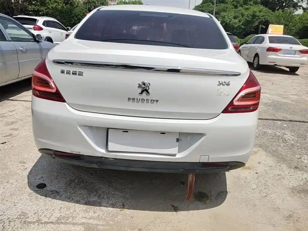 Peugeot 308 2014 Model Joy Edition Classic 1.6L Manual Superior Style фото 6