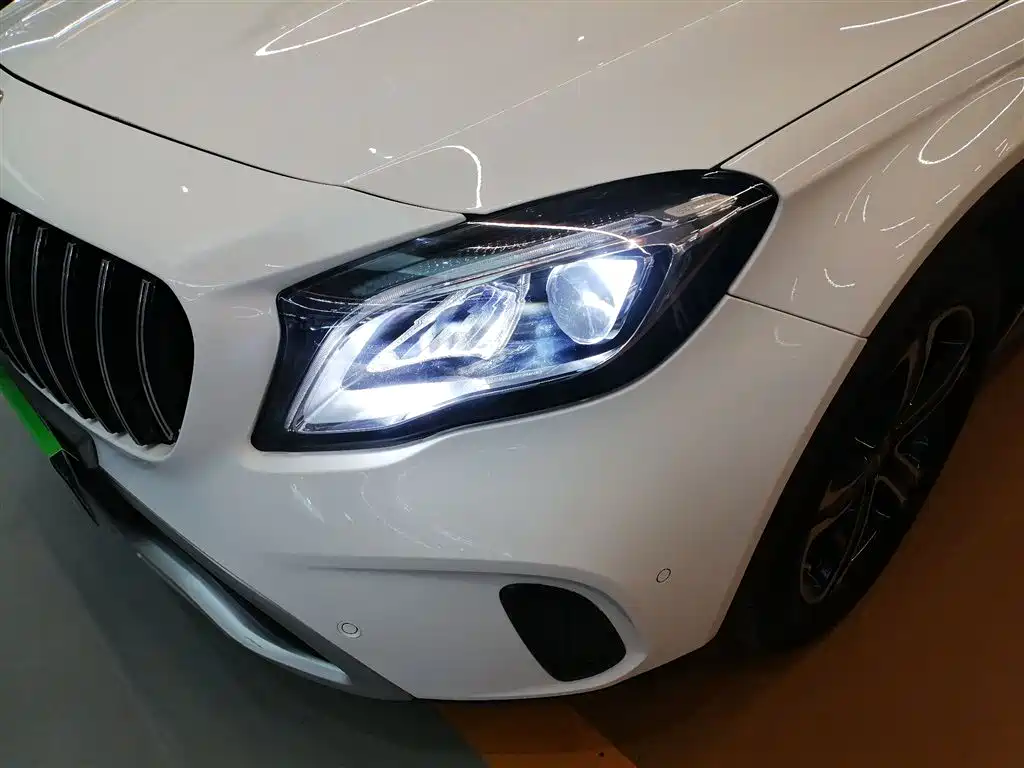 Mercedes-Benz GLA 2018 GLA 200 Fashion фото 18
