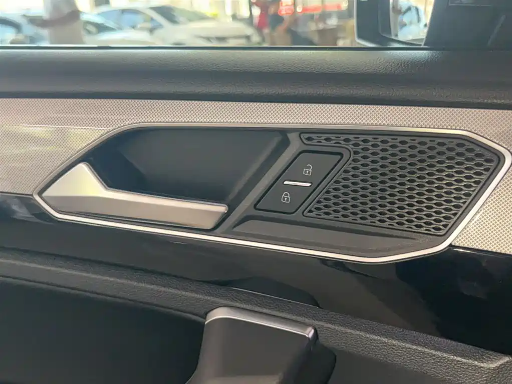 Volkswagen Tayron 2020 330TSI 2WD Luxury Smart Edition фото 15