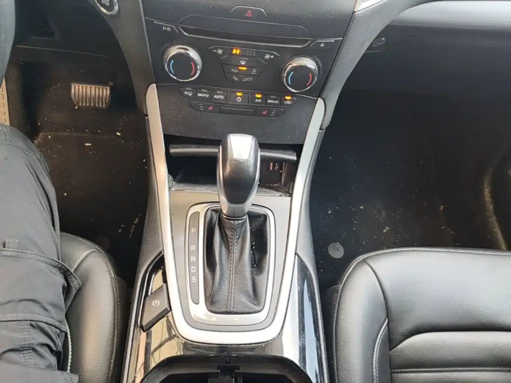 Фото 6 - Ford Edge