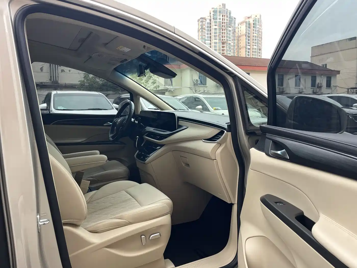 Buick GL8 2020 Model ES Landglory 653T Luxury фото 7