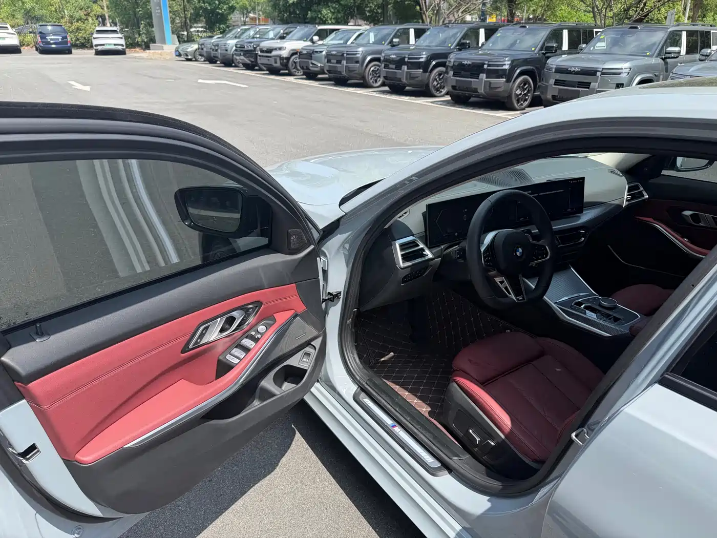 BMW 3 Series 2025 330Li M Sport Night Edition фото 8