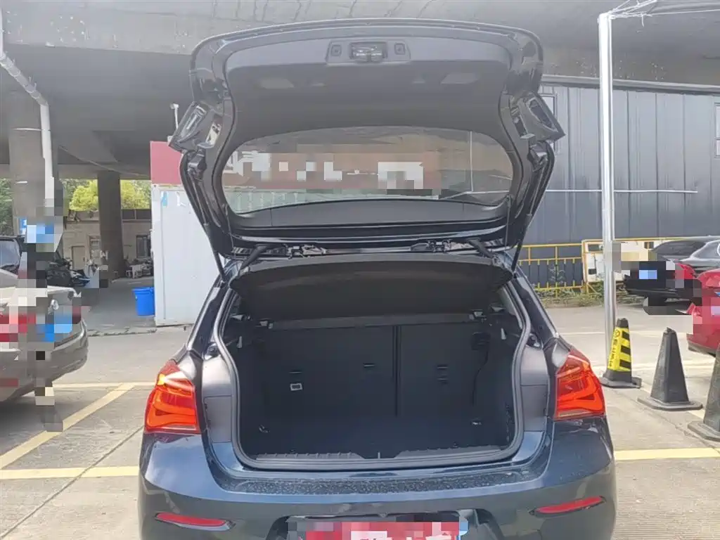 BMW 1 Series (Import) 2016 120i Leading Model фото 19