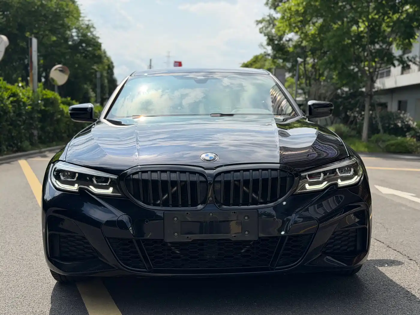 BMW 3 Series 2022 325Li M Sport Shadow Edition фото 2
