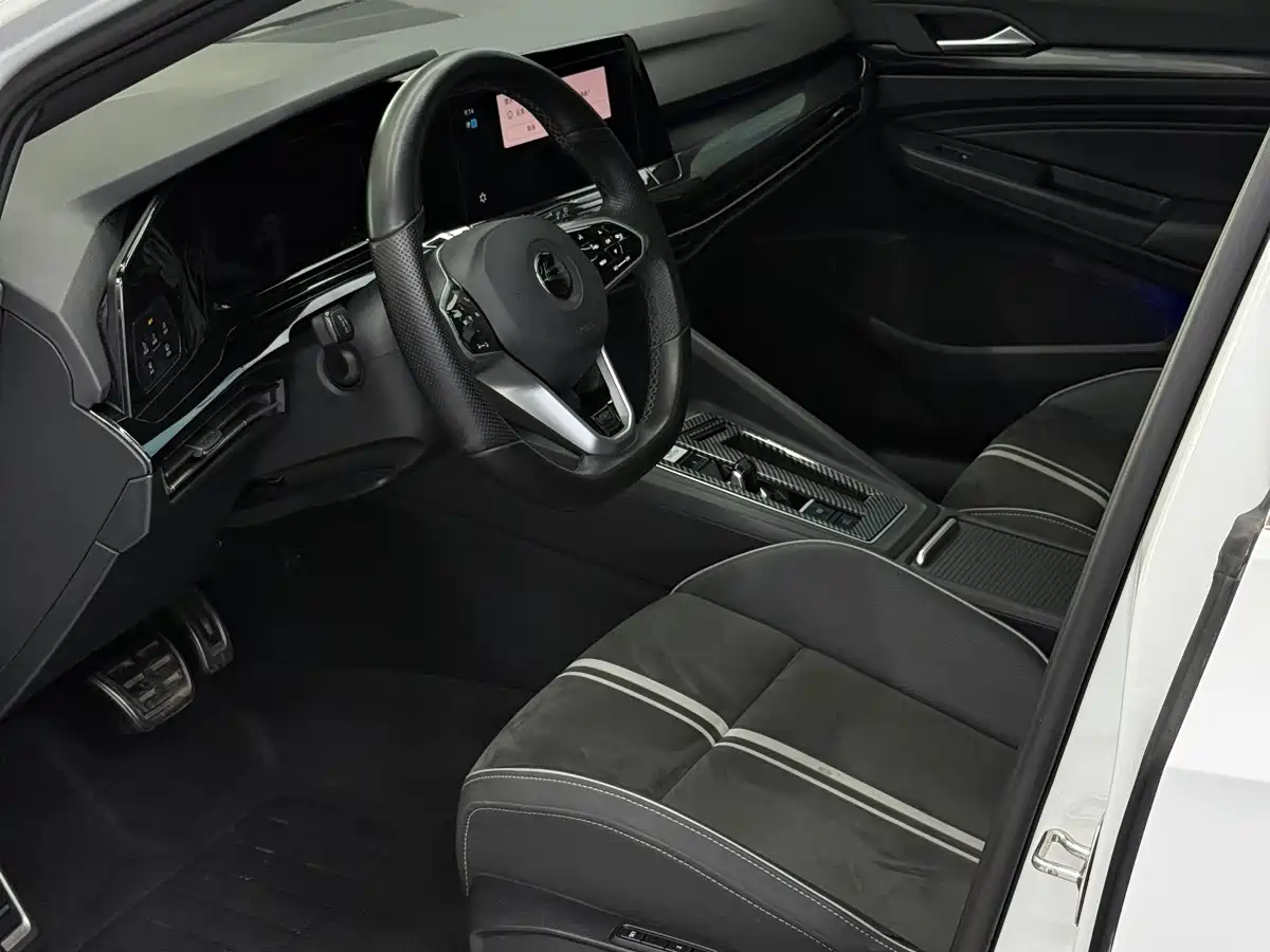 Volkswagen Golf 2021 280TSI DSG R-Line фото 7