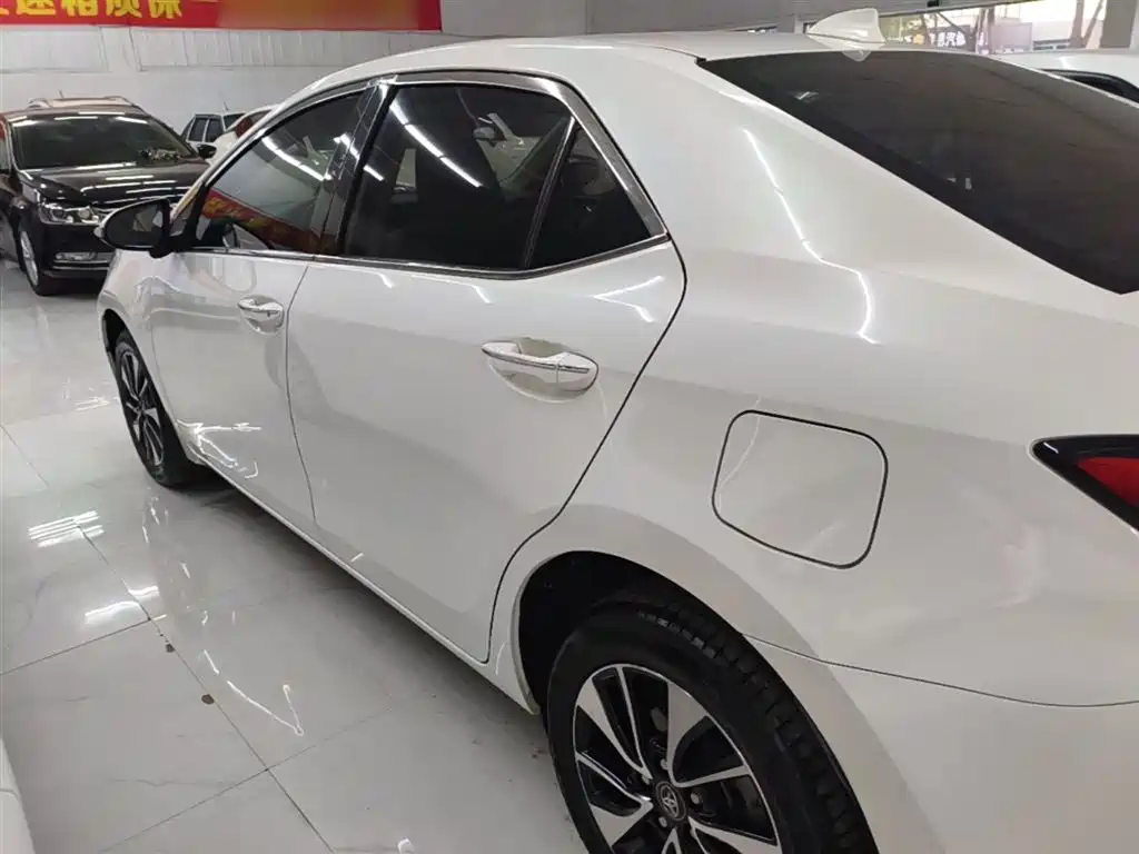 Toyota Levin 2018 185T CVT Premium Edition China V фото 5