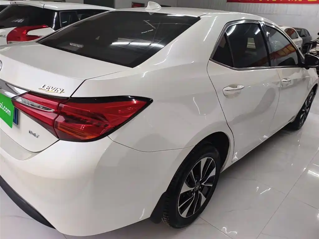 Toyota Levin 2018 185T CVT Premium Edition China V фото 7