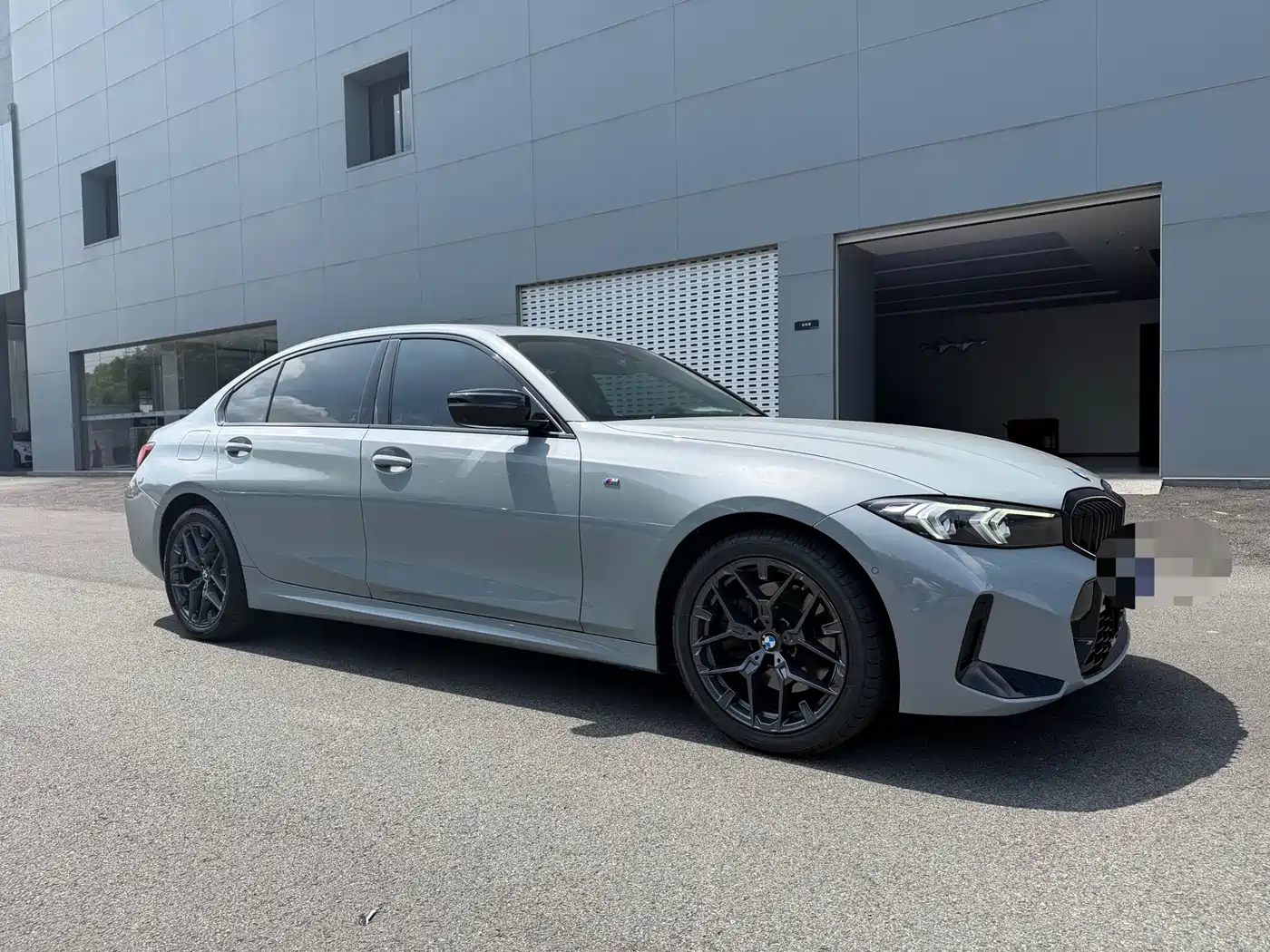 BMW 3 Series 2025 330Li M Sport Night Edition фото 5