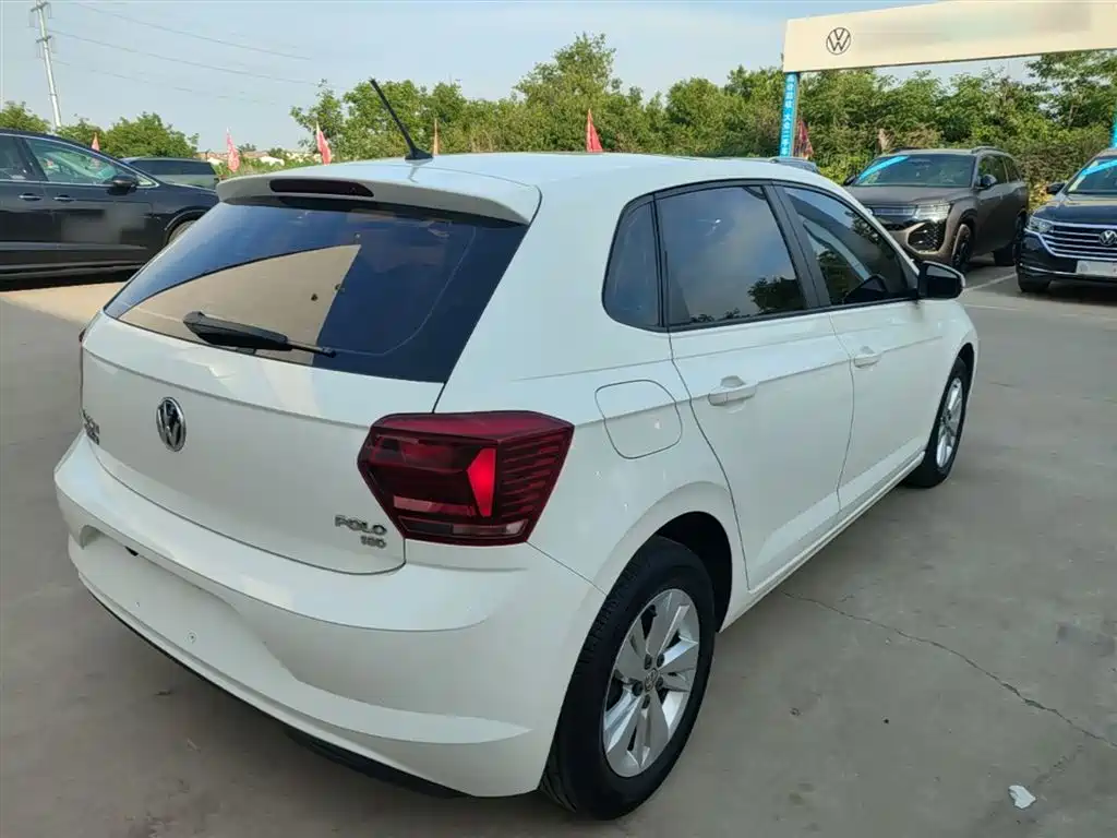 Volkswagen Polo 2019 Plus 1.5L Automatic Panorama Enjoyment Edition фото 7