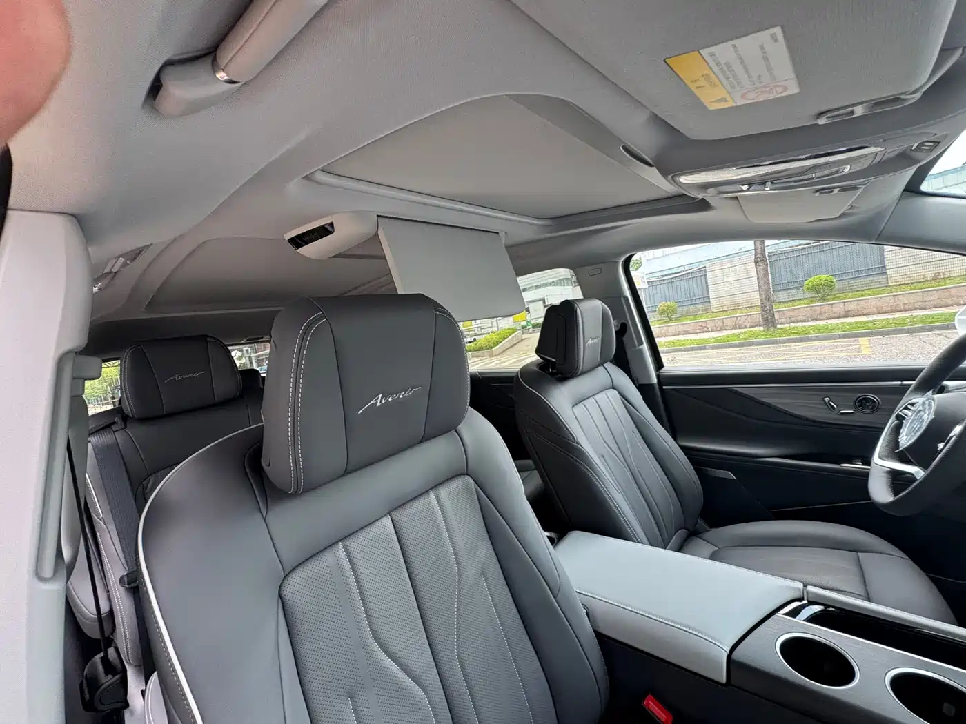 Buick GL8 New Energy 2026 Luzun Smart Luxury Avenir Edition фото 15