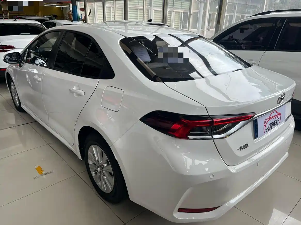 Photo 9 - Toyota Corolla