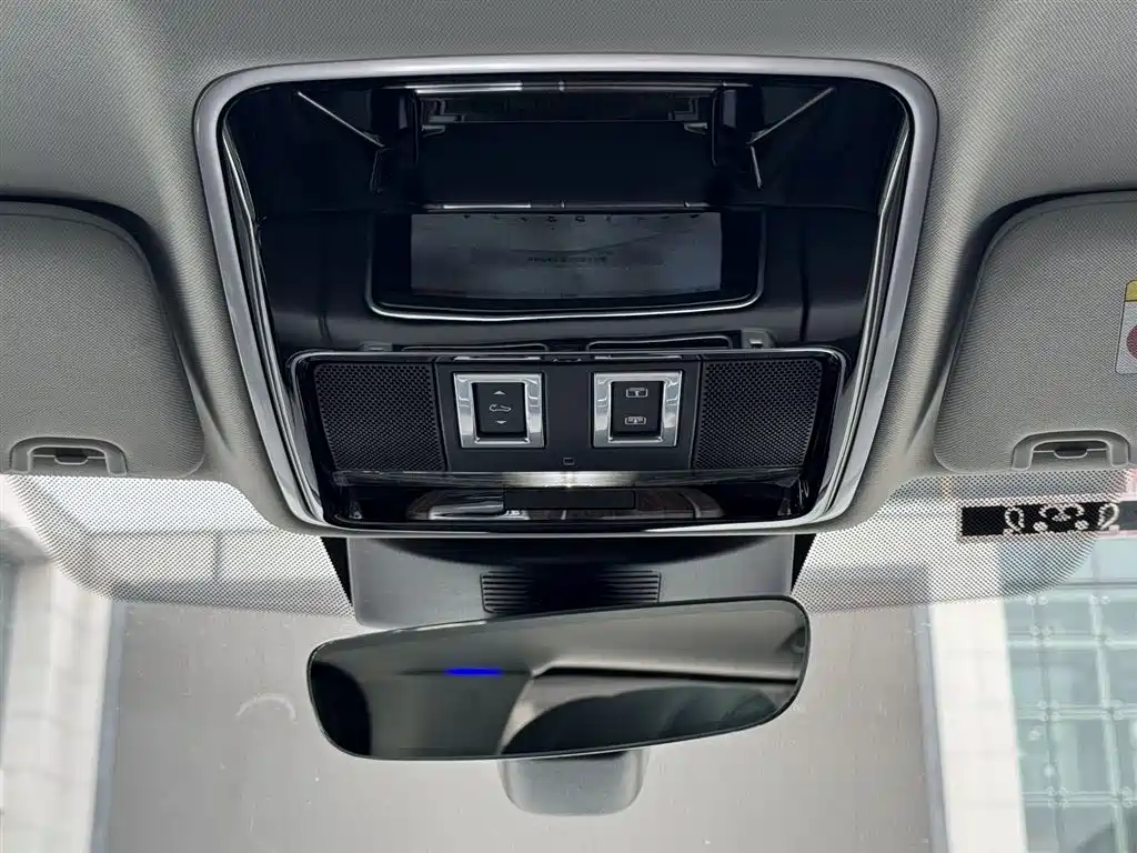 Land Rover Range Rover 2019 3.0 SC V6 Heritage Extended Edition фото 2