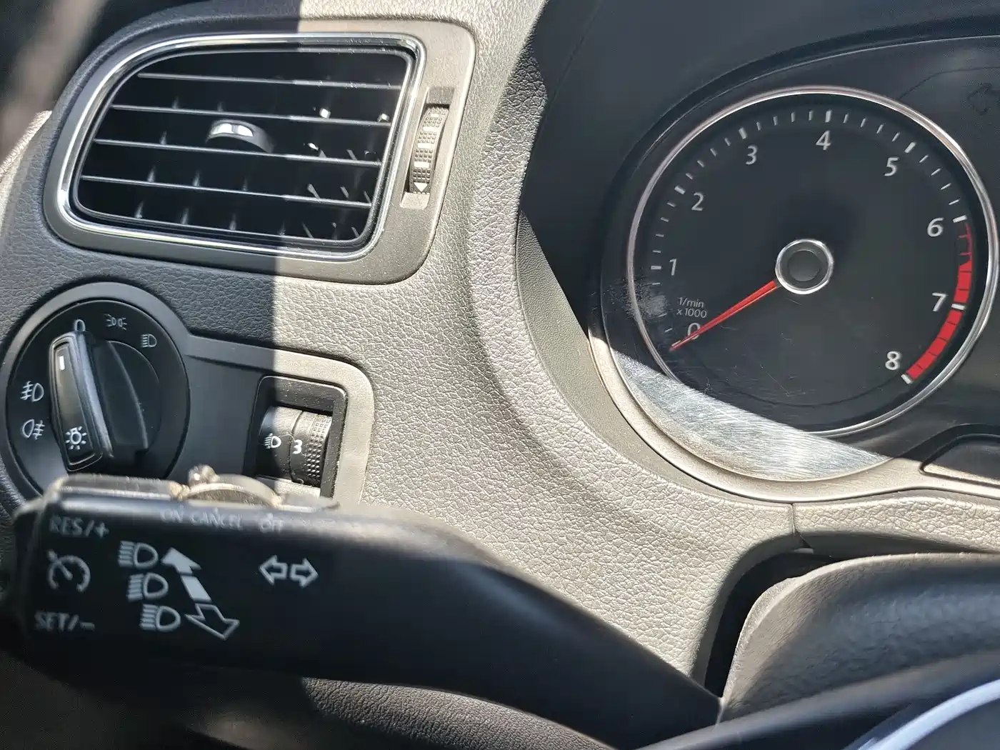 Volkswagen Polo 2016 1.6L Automatic Comfort фото 7