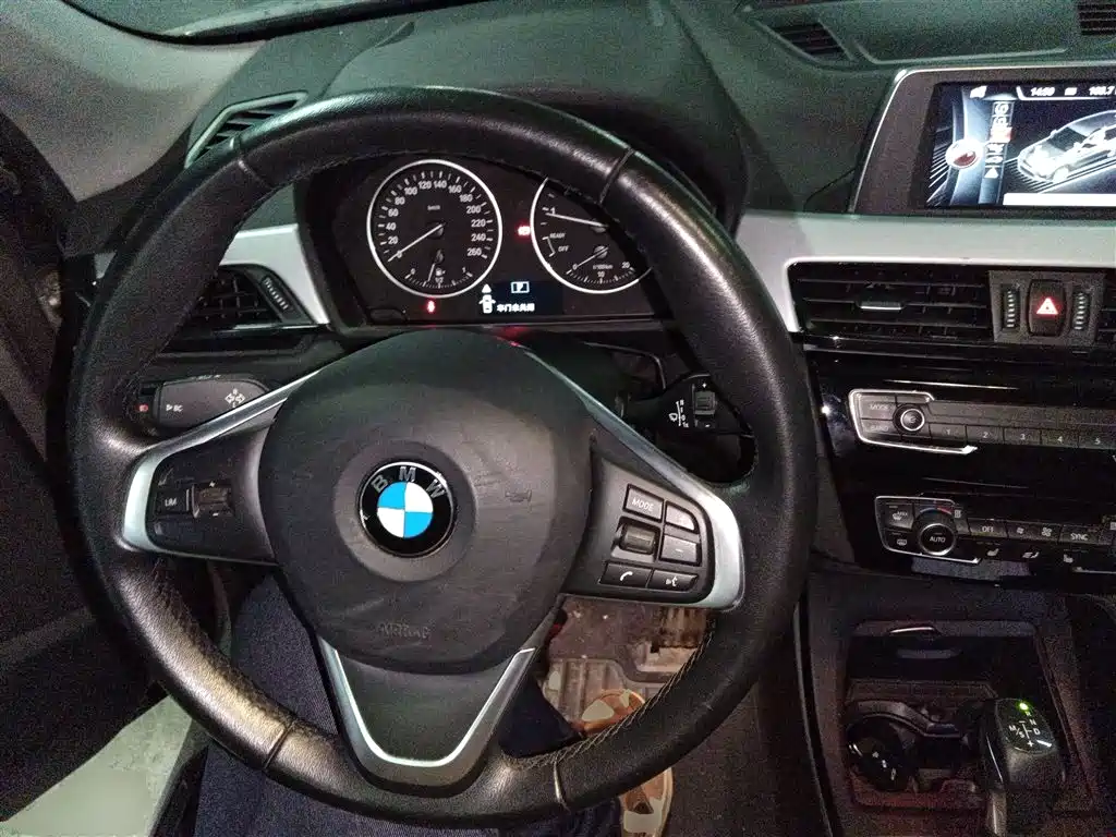 BMW X1 2016 sDrive18Li Premium Model фото 11