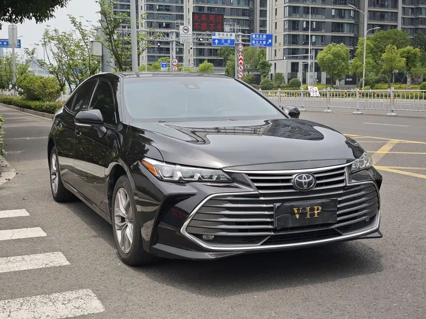 Toyota Avalon 2019 2.5L Progressive Edition China V фото 3