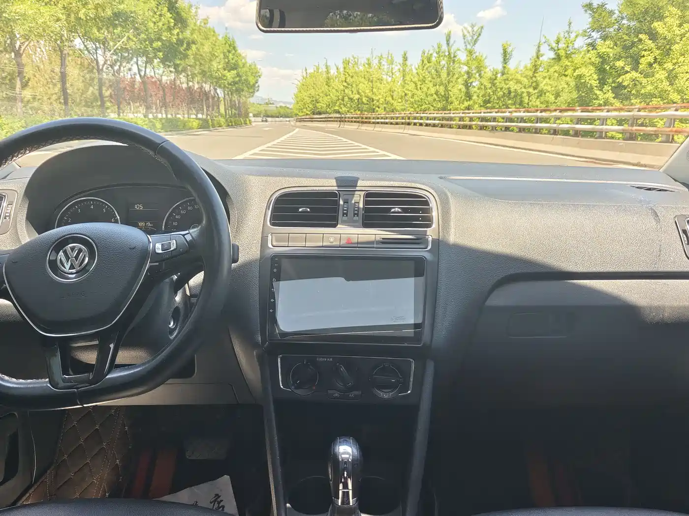 Volkswagen Polo 2016 1.6L Automatic Comfort фото 6