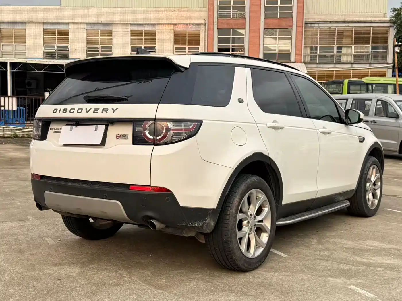 Land Rover Discovery Sport 2017 2.0T HSE фото 8