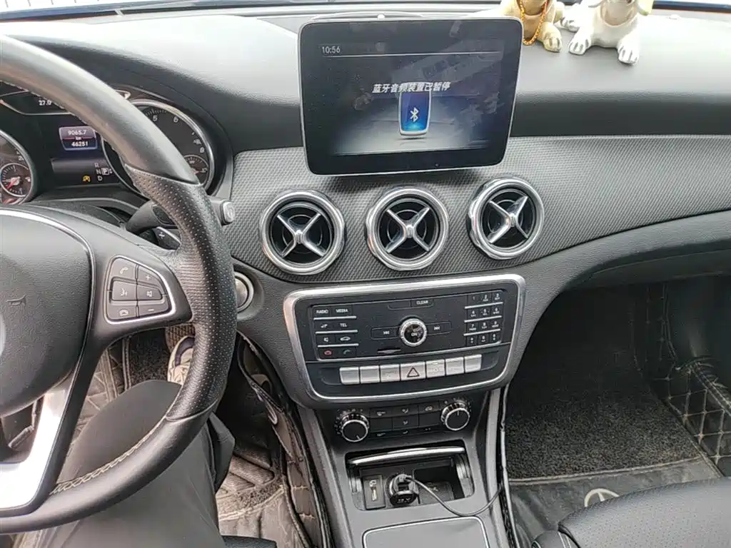 Mercedes-Benz GLA 2018 GLA 200 Dynamic фото 13