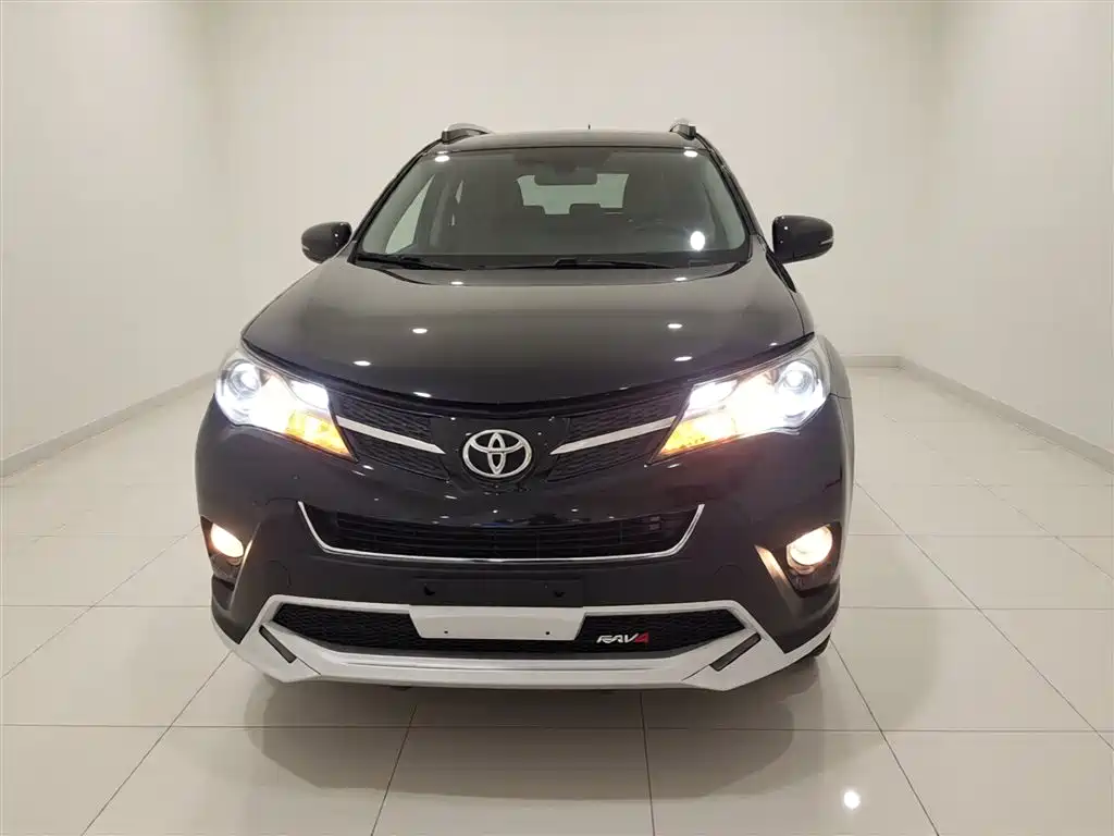 Toyota RAV4 Rongfang 2013 2.0L CVT 2WD Urban фото 3