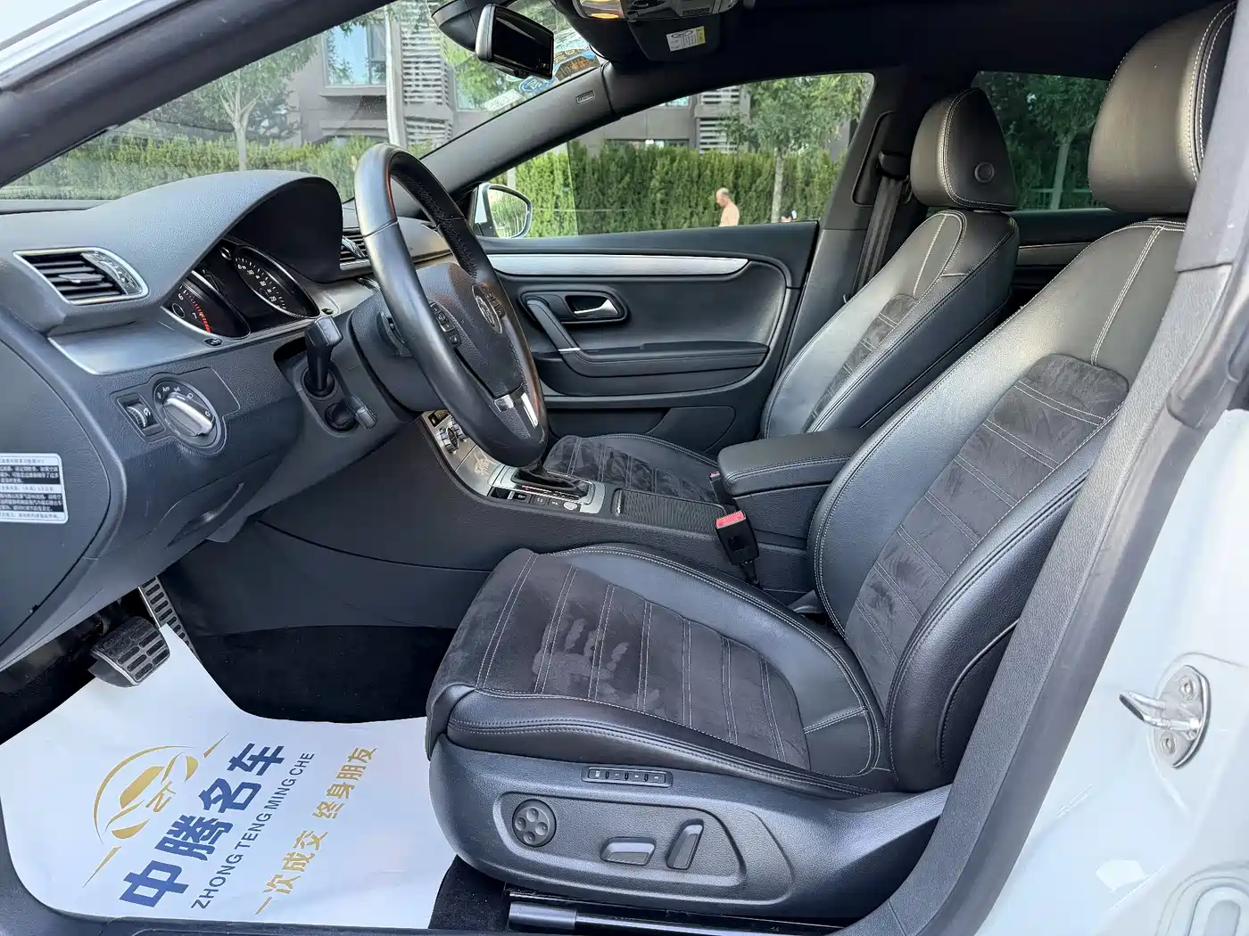 Volkswagen FAW-Volkswagen CC 2016 Model 1.8TSI Luxury фото 6