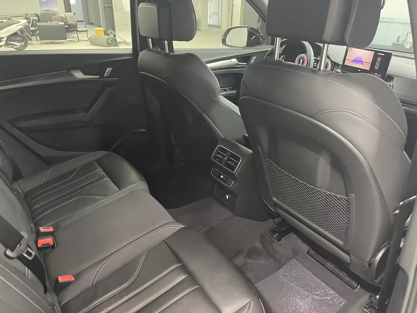 Audi Q5L 2024 Model 40 TFSI Luxury Dynamic фото 13