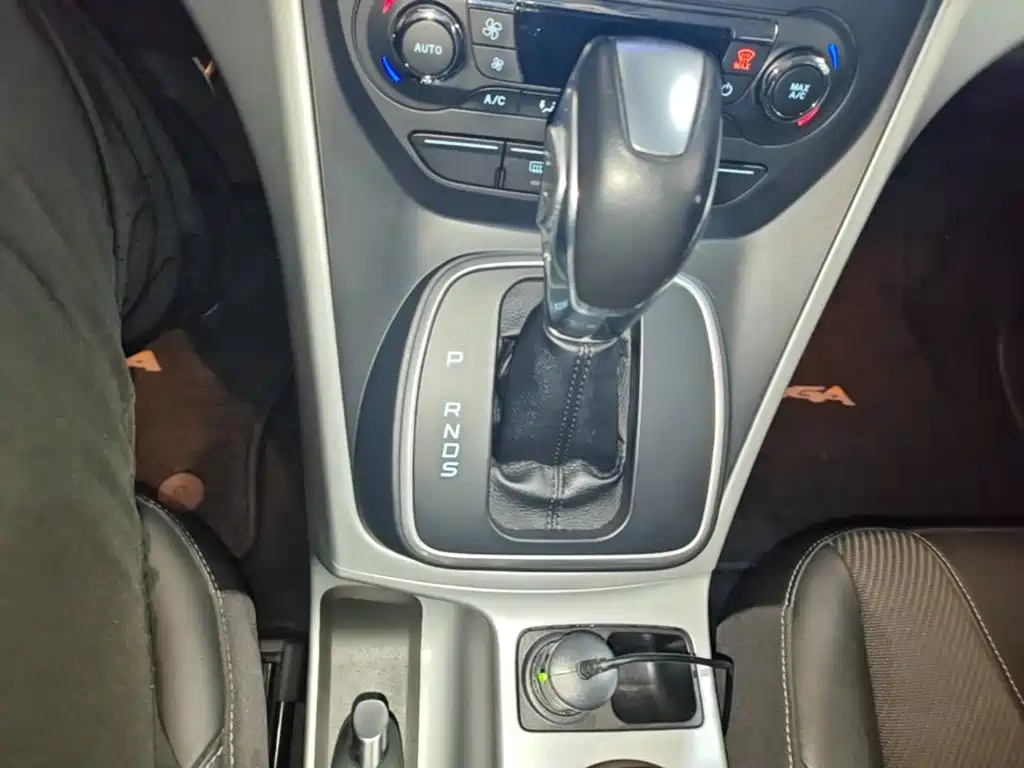 Фото 14 - Ford Kuga