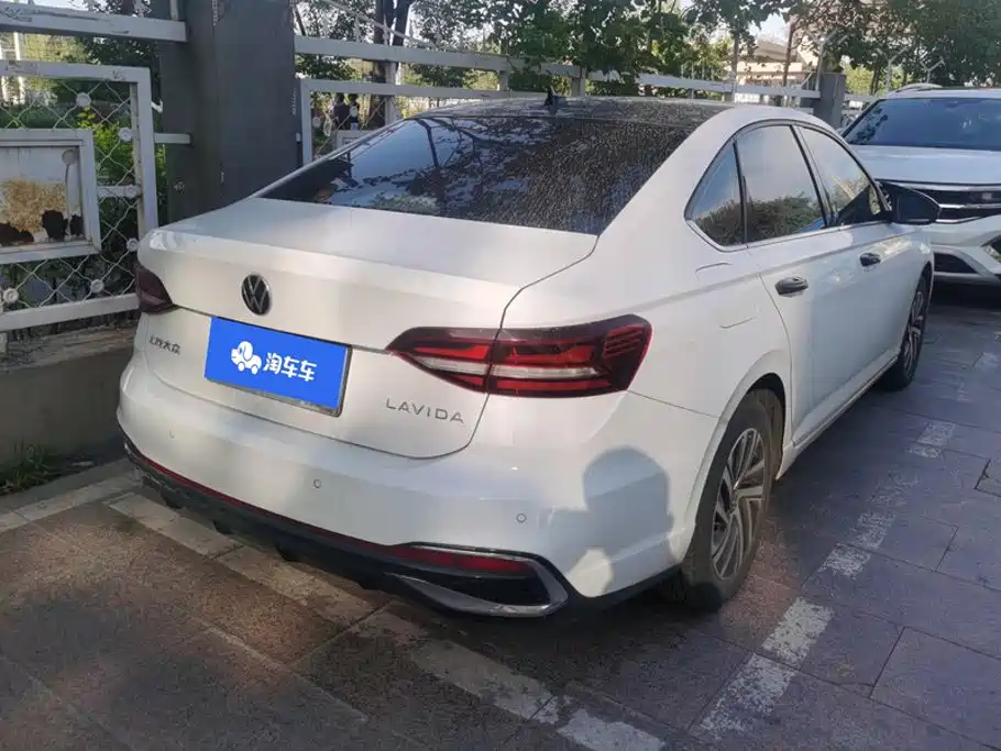 Фото 3 - Volkswagen Lavida