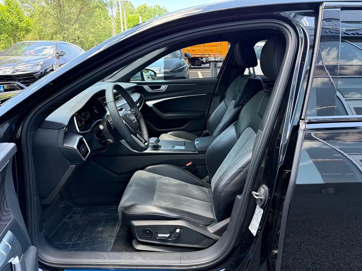 Audi A6L 2023 Facelift 45 TFSI quattro Premium Dynamic фото 3