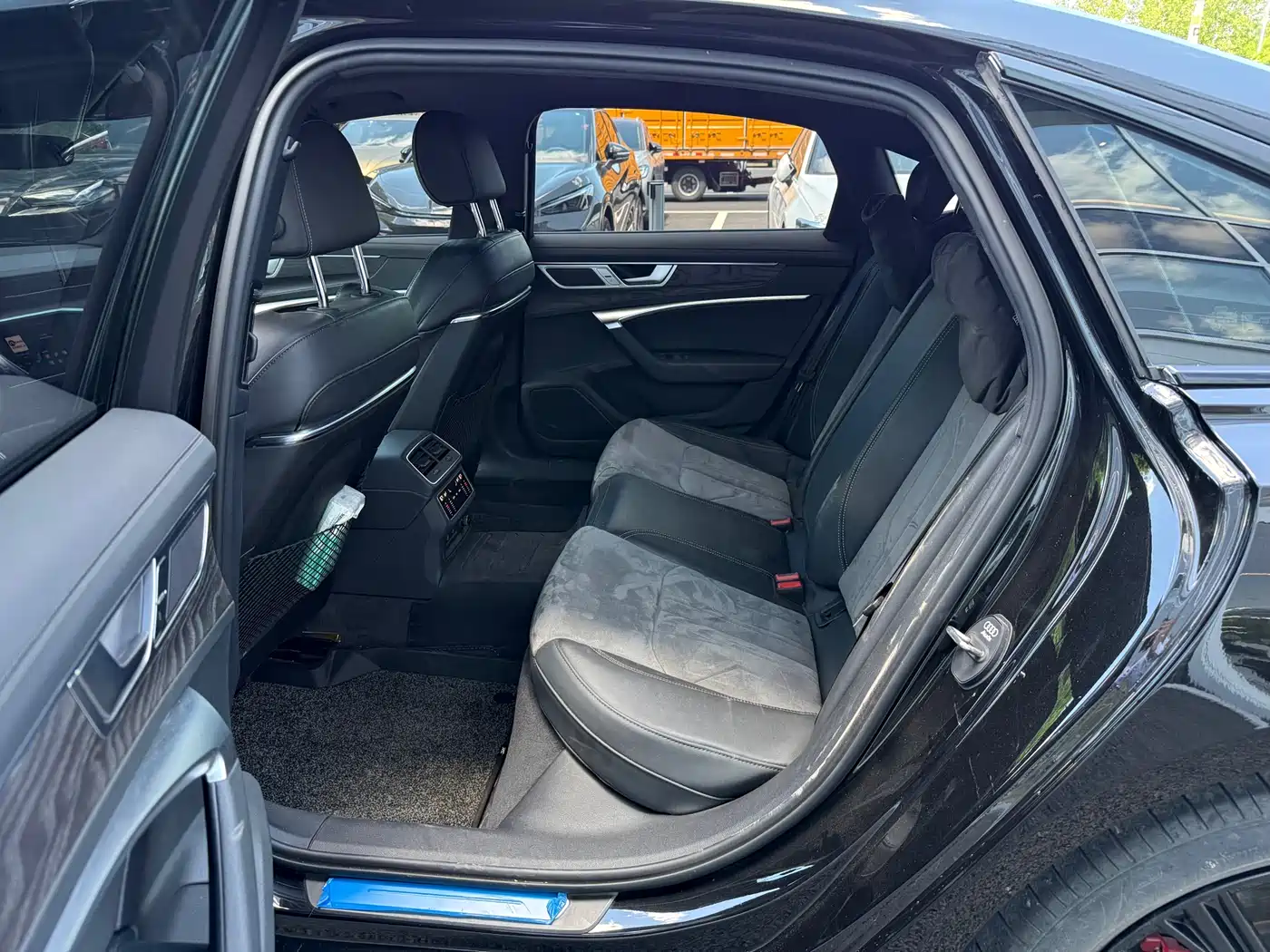 Audi A6L 2023 Facelift 45 TFSI quattro Premium Dynamic фото 4