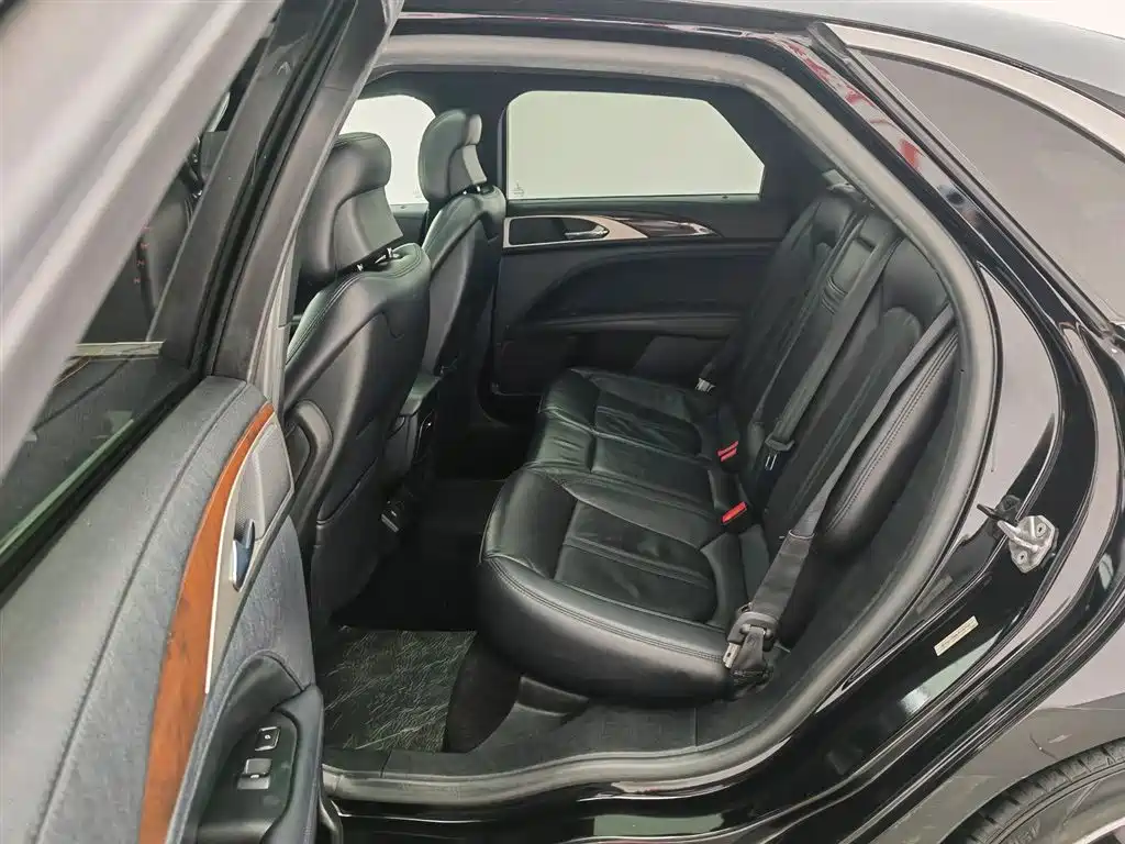 Lincoln MKZ 2018 2.0T Elegance Edition фото 15