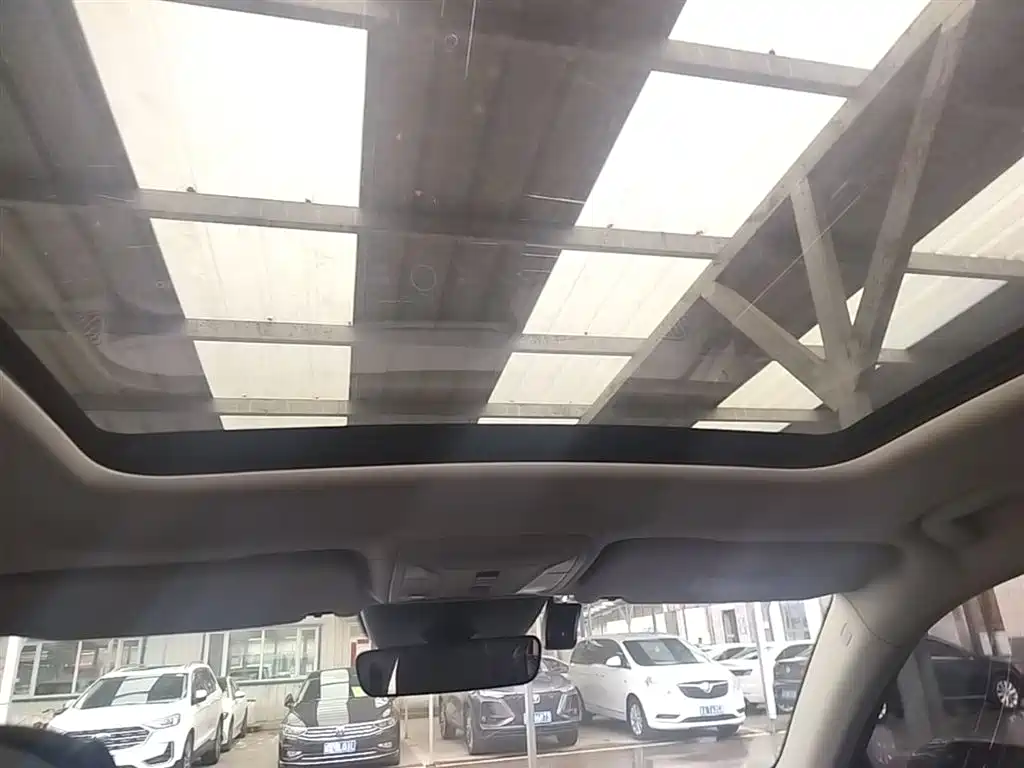 Hongqi HS5 2022 Facelift 2.0T Smart Flag Enjoyment Edition фото 18