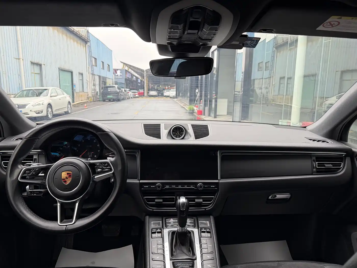 Porsche Macan 2018 Macan 2.0T фото 12