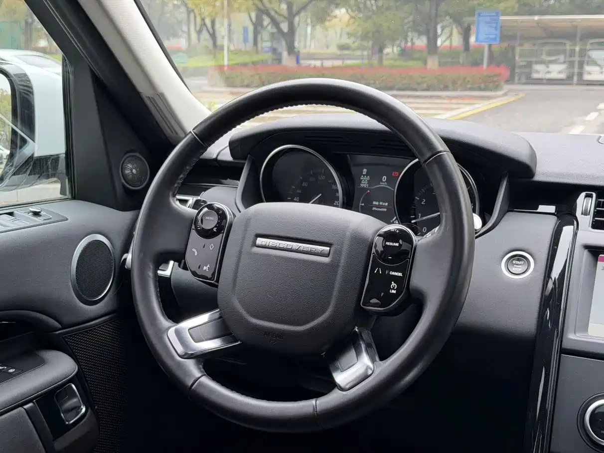 Land Rover Discovery 2018 3.0 SC V6 SE фото 11