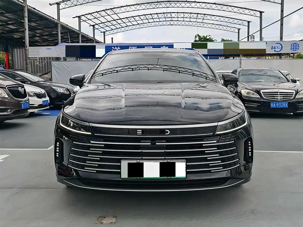 BYD Qin PLUS 2024 Glory Edition DM-i 55KM Leading фото 2