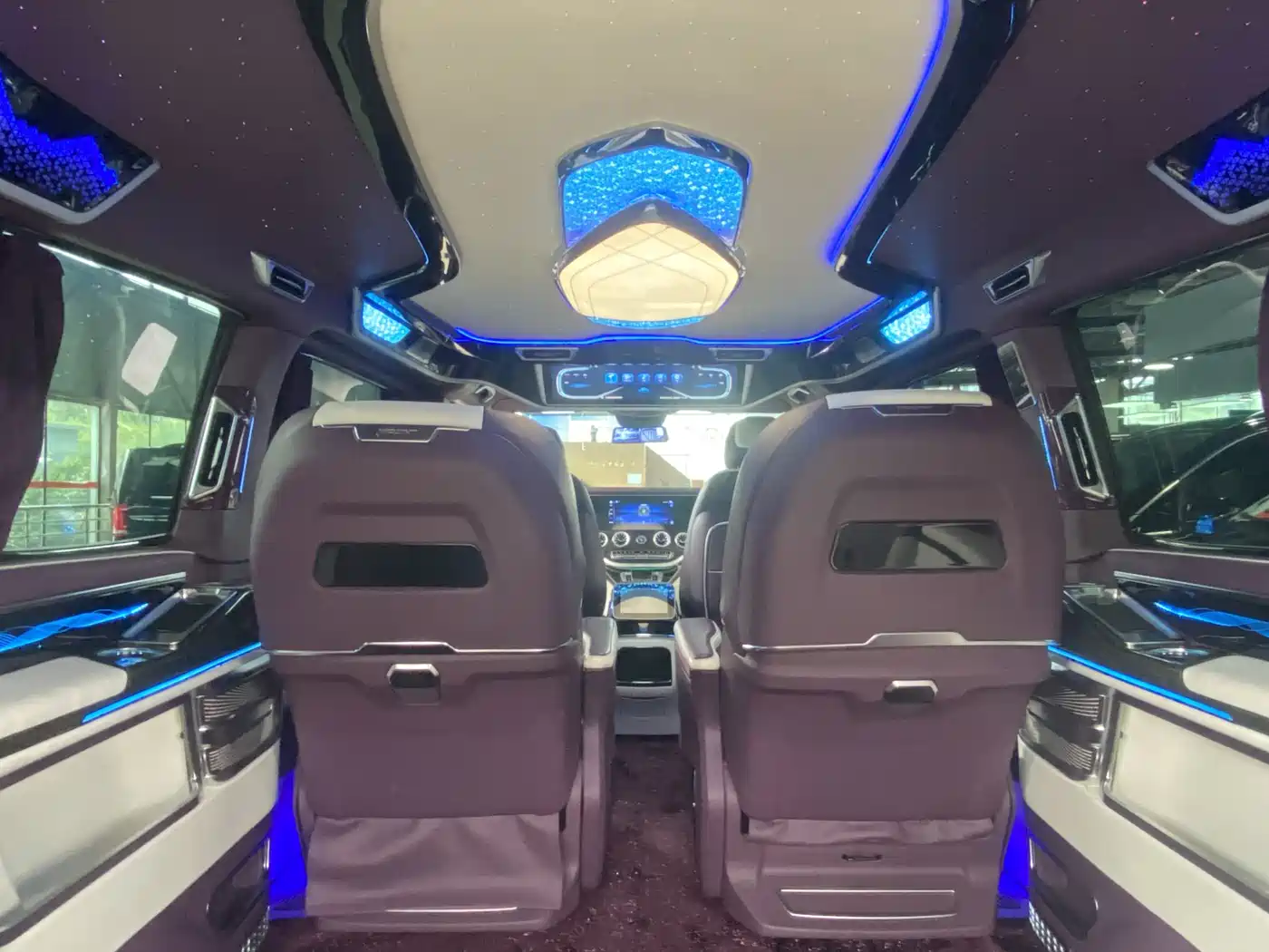 Mercedes-Benz Vito 2023 2.0T Business 7-Seater фото 23