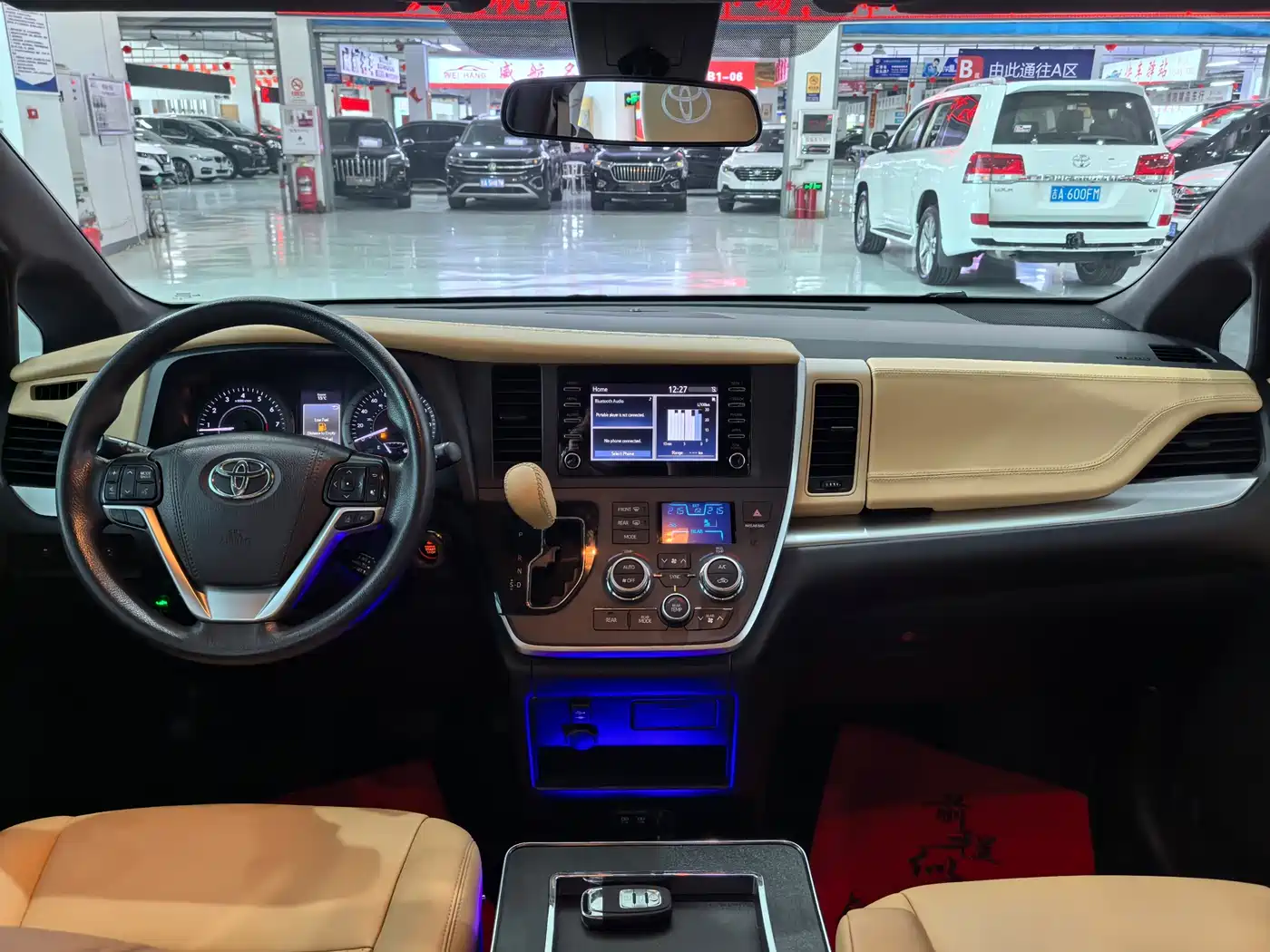 Toyota Sienna 2015 3.5L 2WD LE фото 7