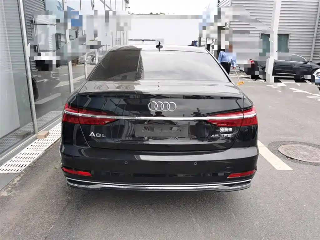 Audi A6L 2023 45 TFSI Premium Selection Elegance фото 10