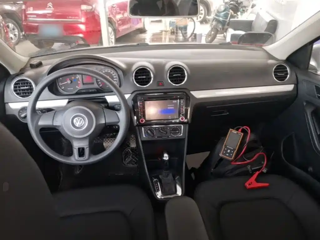 Volkswagen Jetta 2015 1.6L Auto Comfort фото 10