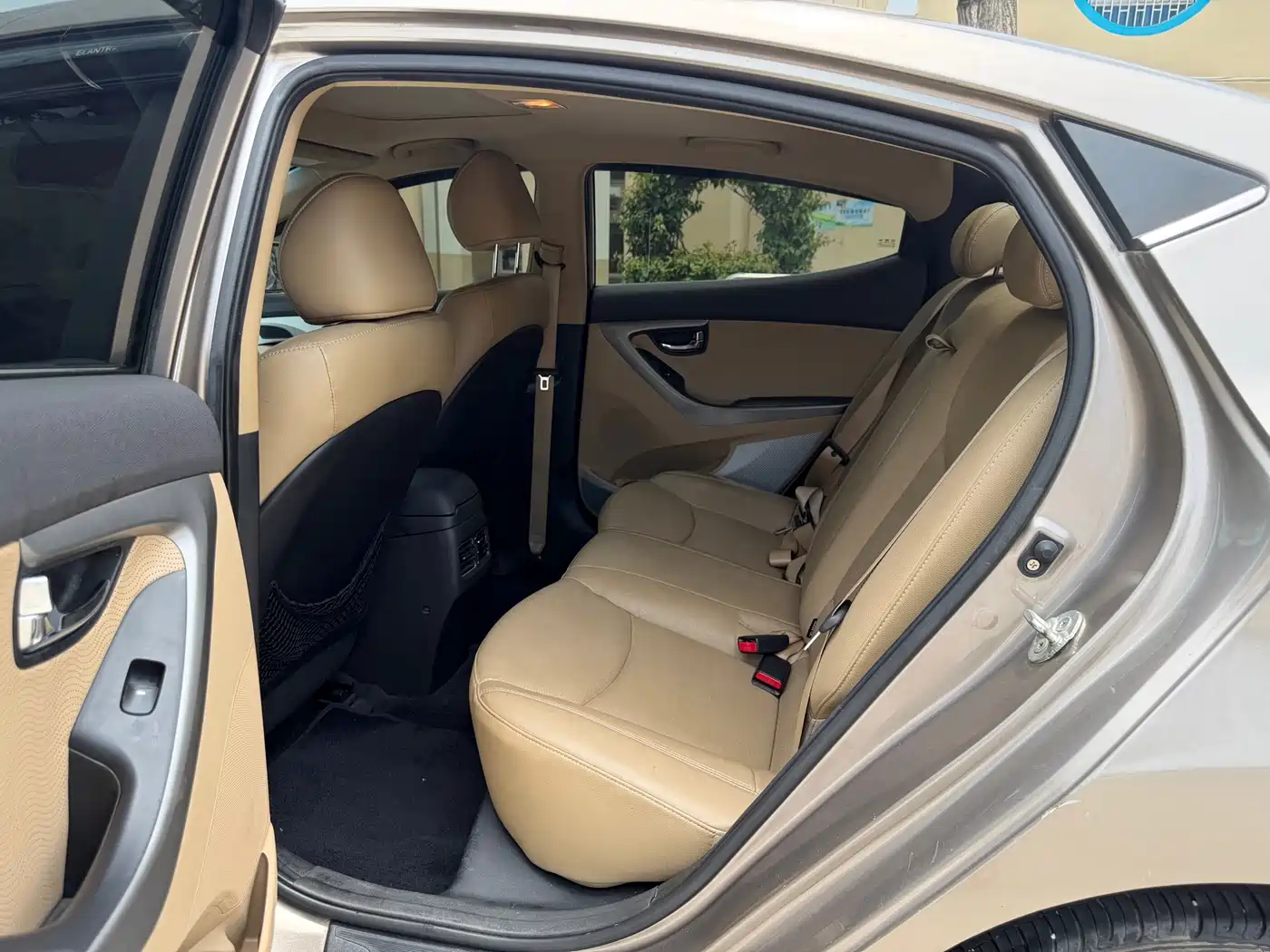 Hyundai Langdong 2013 1.6L Automatic Premium фото 10
