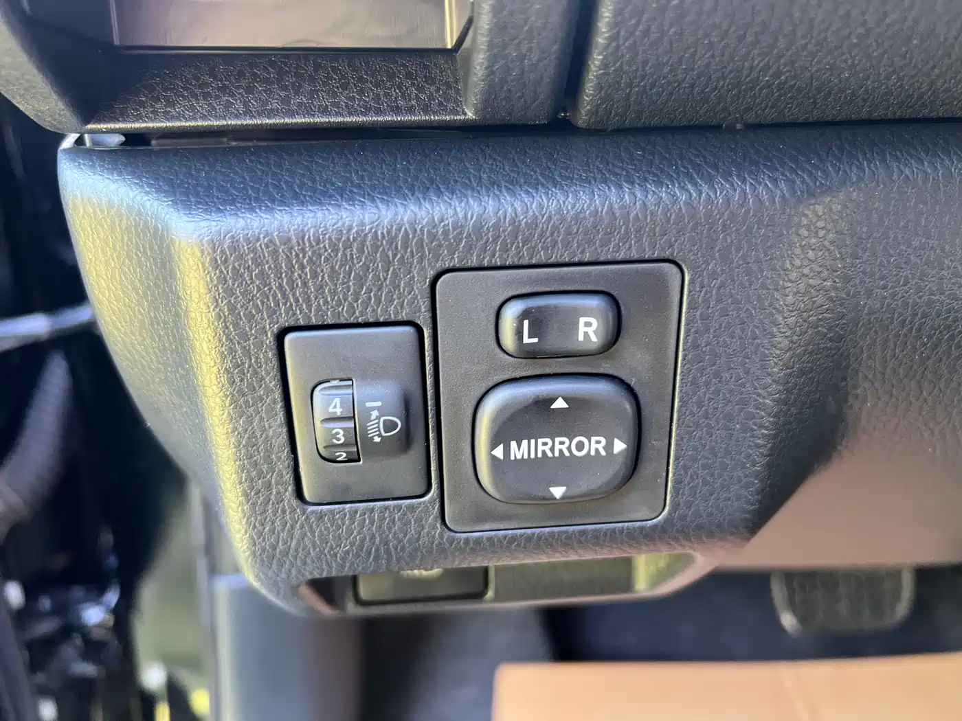 Toyota YARiS L Zhi Xuan 2017 1.5E CVT Speed Upgrade Edition фото 17