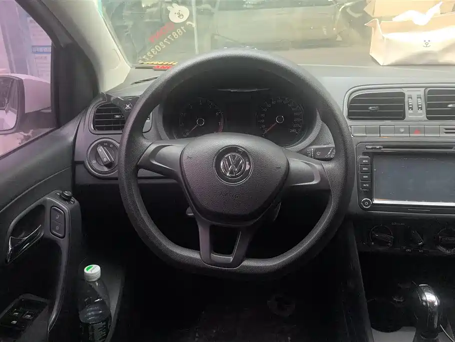 Volkswagen Polo 2016 1.4L Automatic Trend фото 14