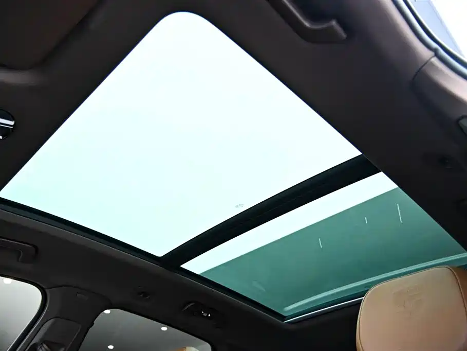 Porsche Cayenne New Energy 2023 Cayenne E-Hybrid 2.0T Platinum Edition фото 34