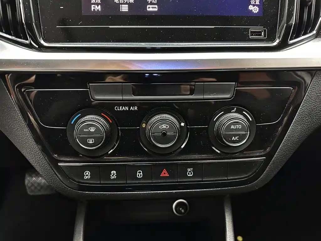 Škoda Kamiq 2022 1.5L Automatic Comfort Edition фото 15