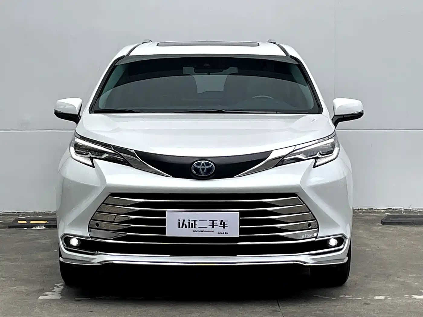 Toyota Sienna 2021 2.5L Hybrid Comfort Edition фото 3