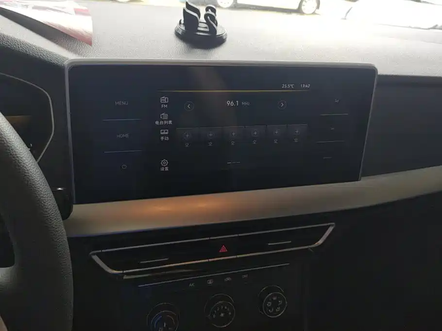 Volkswagen Lavida 2024 Model 1.5L Automatic Delight Edition фото 13
