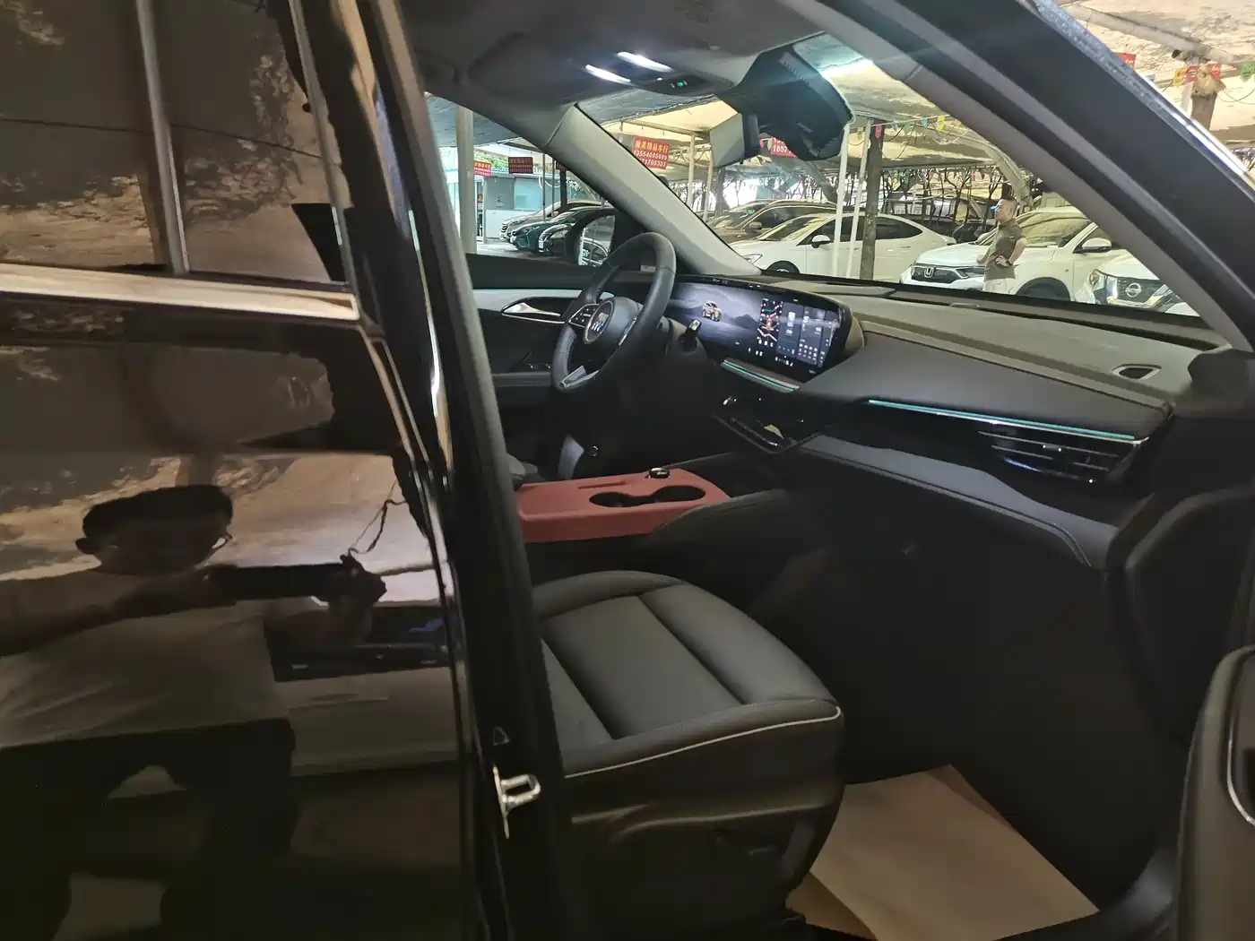 Buick Envision Plus 2025 Enclave Plus 28T 2WD Platinum Edition фото 4