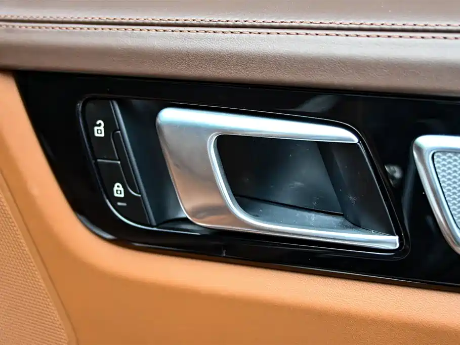 Porsche Cayenne New Energy 2023 Cayenne E-Hybrid 2.0T Platinum Edition фото 27
